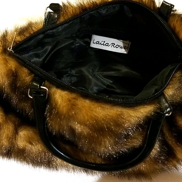 Woman's  Furlike Pocketbook - Picture 3 of 4